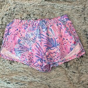 Women’s Large Lilly Pulitzer Luxeletic Shorts “Sea You Soon” in Raz Berry